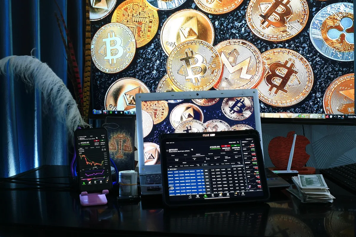 Illustration for: Binance Suspends Withdrawals After Record $6.3 Billion Hack as Bitcoin and BNB Slide